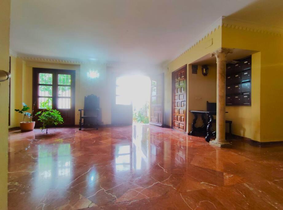 Plaza Cristo De Burgos Apartment Seville Luaran gambar