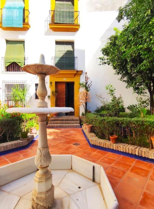Plaza Cristo De Burgos Apartment Seville Luaran gambar