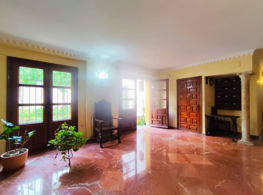 Plaza Cristo De Burgos Apartment Seville Luaran gambar