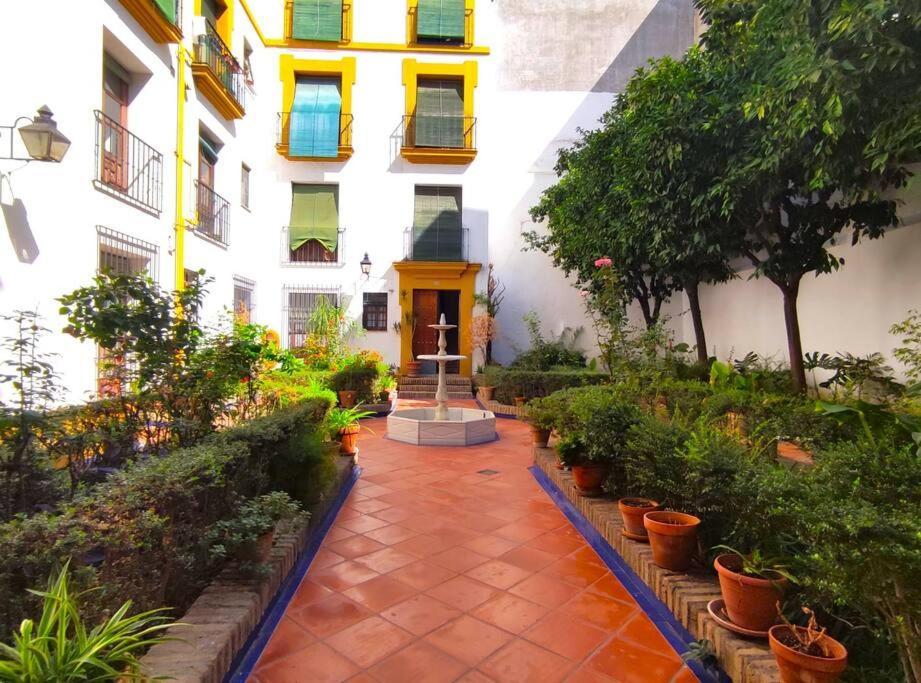 Plaza Cristo De Burgos Apartment Seville Luaran gambar